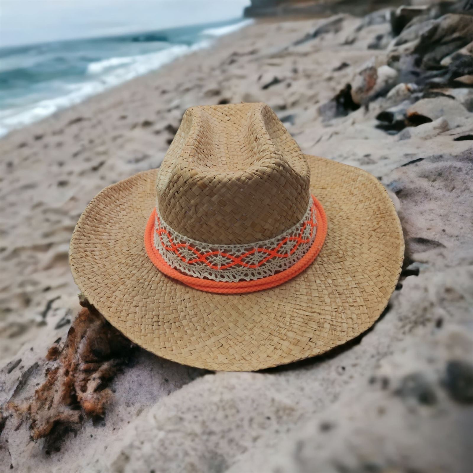 Sombrero de paja natural con adorno naranja - Imagen 3